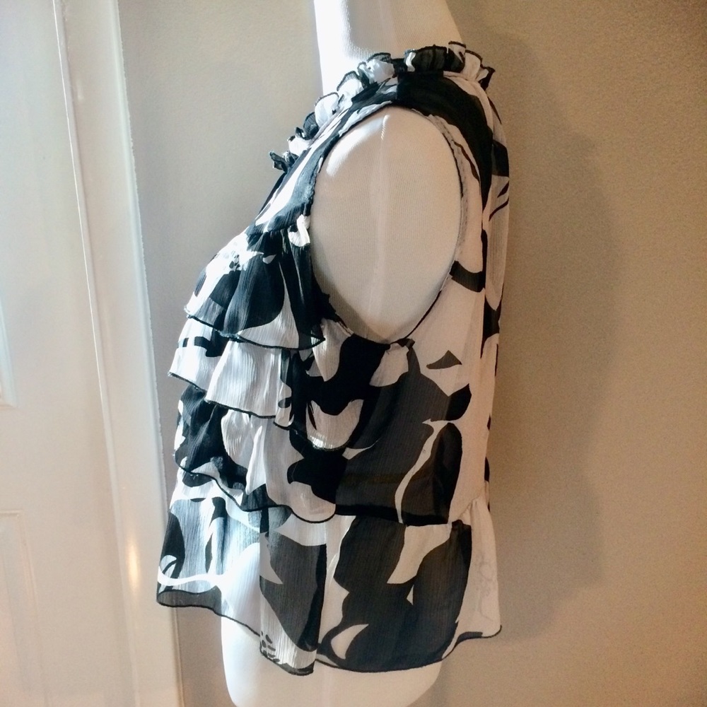 NUE OPTIONS flowy Crop Top blouse